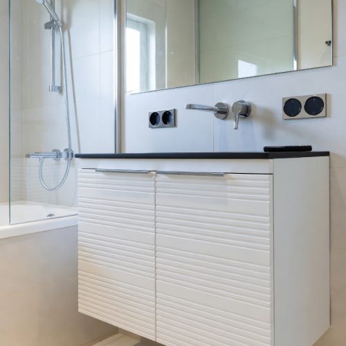 BY040 BEYAZ MEBRAN BANYO DOLABI+AYNA