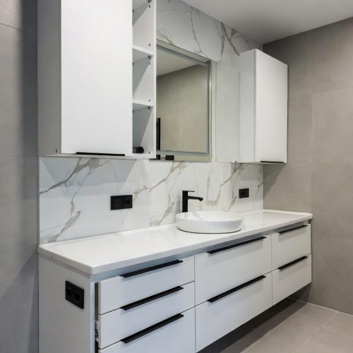 BY044 3 ÇEKMECELİ 4 KAPAKLI BANYO DOLABI +2 BARÇA ÜST DOLAP+AYNA